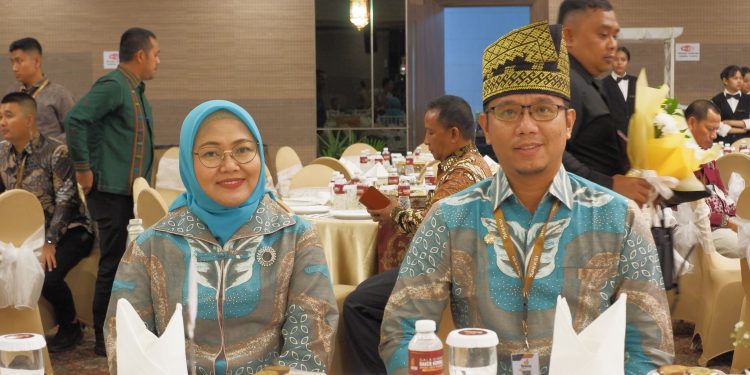 Plt. Sekdako Wakili Pj. Walikota Padangsidimpuan Perjamuan Gala Dinner Komwil I APEKSI Regional Sumatera