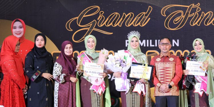 Putri Pariwisata Tapsel Kembali Terpilih, Ini Pesan Bupati Dolly Pasaribu