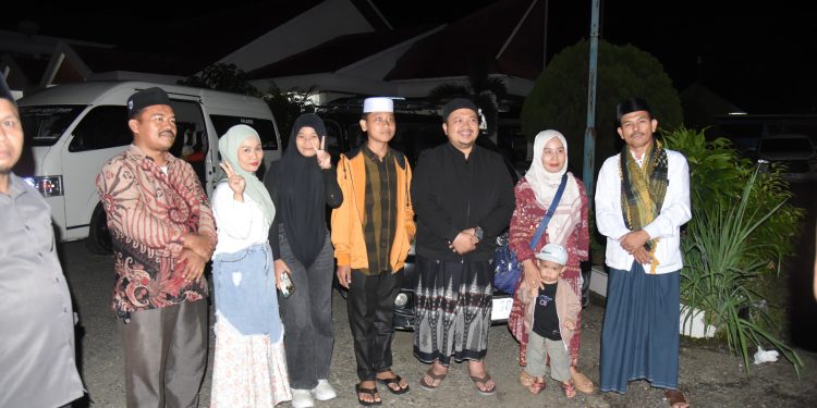 Bupati Tapsel Lepas 50 Peserta Training Center MTQ Ke Medan