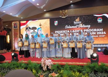 Pj. Ketua TP PKK Kota Padangsidimpuan Ny. Masroini Letnan Ikuti Ladies Program Di Menara Dang Merdu Bank Riau Kepri