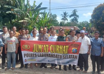 Kapolres Labusel Giat Jumat Curhat Di Desa Tanjung Medan : Mari Kita Jaga Bersama Kampung Kita