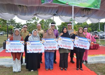 Menyambut HUT Bhayangkara Ke-78 Tahun 2024 , Polres Labusel Gelar Penanaman Pohon Dan Penyerahan Beasiswa