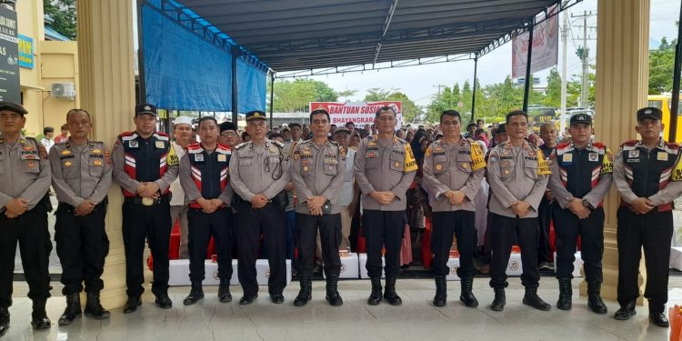 Dalam Rangka Menyambut HUT Polri Ke-78 Polres Labuhanbatu Selatan Salurkan Bantuan Bhakti Sosial