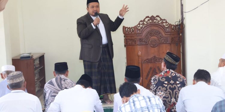 Bupati Tapsel dan Keluarga Laksanakan Salat Idul Adha Bersama Warga Tanjung Dolok