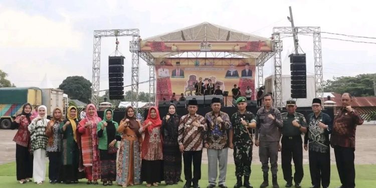 Pj Bupati Paluta Secara Resmi Tutup Acara Gebyar Seni dan Budaya Daerah Kabupaten Paluta