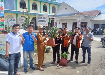 SAPMA PP, GAMKI, KMPD, GAMPERA Salurkan 2000 Bibit Produktif Bentuk Kritikan Kepada Pemerintahan Kabupaten Simalungun