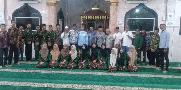 Bakal Calon Walikota Pematangsiantar Drs. Koni Ismail Siregar Mengadakan Silaturahmi dengan Remaja Masjid dan Fokerem