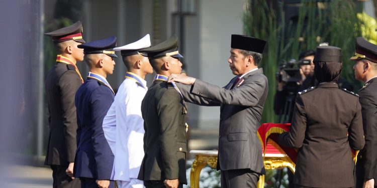 Presiden Melantik 906 Perwira Remaja TNI/Polri