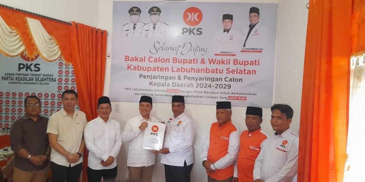 Bacalon Bupati dan Wabup Labuhanbatu Selatan Ari Wibowo dan Azwar Sajali Tanjung Menerima SK Dari DPP PKS