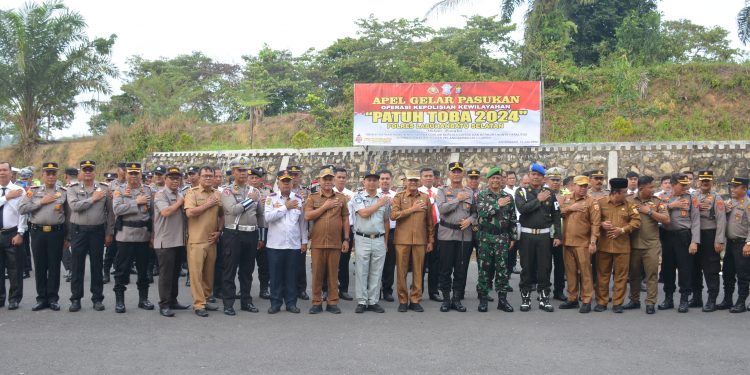 Kapolres Labusel Pimpin Gelar Apel Pasukan OPS Patuh Toba Tahun 2024 Di Wilkum Polres Labusel