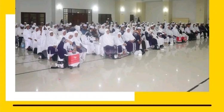 Pj. Bupati Paluta Sambut Kedatangan Jemaah Haji Padang Lawas Utara di Aula Masjid Raya Gunung Tua