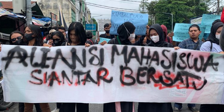 Aliansi Mahasiswa Siantar Bersatu Gelar Aksi Tolak RUU Pilkada di Pematangsiantar