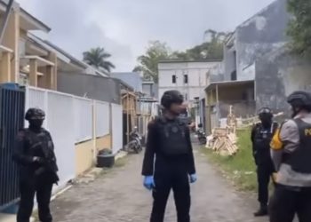Densus 88 AT Polri Tangkap Terduga Teroris di Kota Batu
