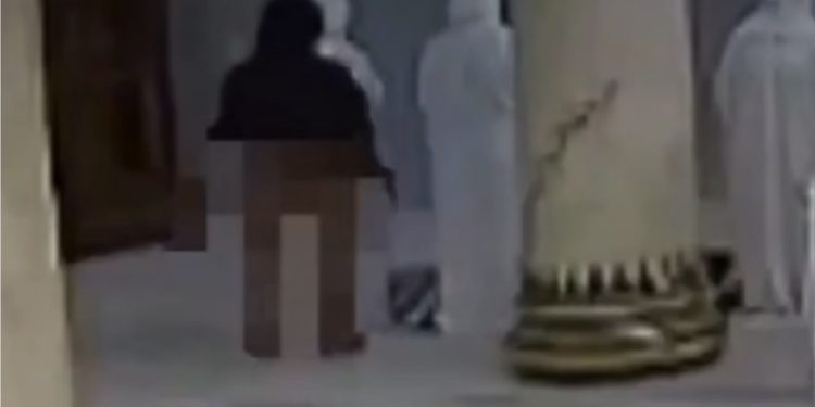 Pria Lakukan Tindakan Tidak Senonoh di Masjid Desa Gunung Sari, Bojonegoro: Viral di Media Sosial, Netizen Geram