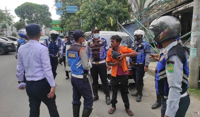 Dishub Medan Imbau Warga Pemilik Stiker Parkir Berlangganan untuk Tidak Memberi Uang Parkir kepada Jukir