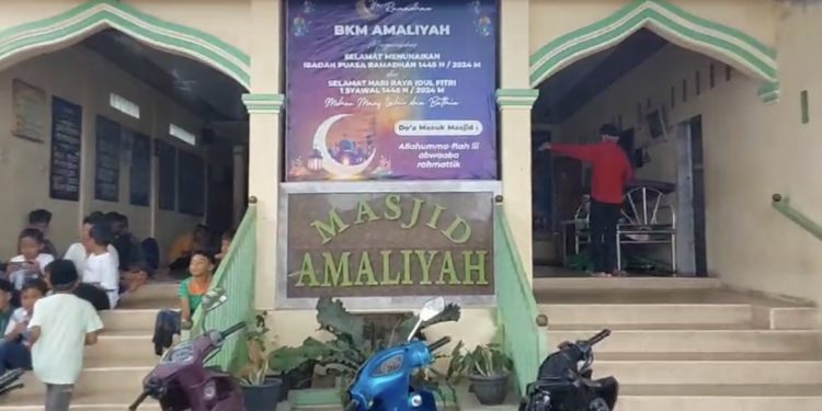 Cerita Siantar Dulu (CSD) Laksanakan Jumat Berkah dengan Berbagi Nasi Kotak di Masjid Amaliyah