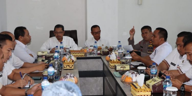 Polres Pringsewu Dukung Suksesnya Pelantikan dan Pengambilan Sumpah Anggota DPRD Kabupaten Pringsewu Terpilih