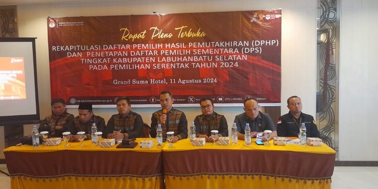 KPU Kab.Labuhanbatu Selatan Adakan Rapat Pleno Terbuka Rekapitulasi DPHP dan DPS Pilkada Serentak 2024