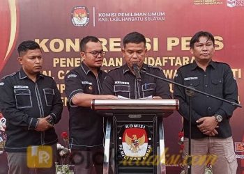 Dihari Kedua KPUD Labusel Menerima Pendaftaran Calon Bupati Ari-Azwar