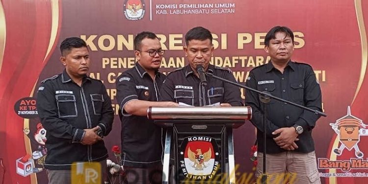 Dihari Kedua KPUD Labusel Menerima Pendaftaran Calon Bupati Ari-Azwar