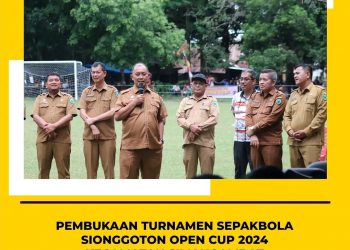 Pj Bupati Paluta Diwakili Pj Sekda Buka Turnamen Sepakbola Sionggoton Open Cup 2024
