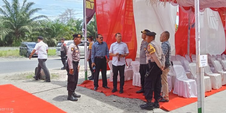 Kapolres Labusel Tinjau Persiapan KPU Labusel Untuk Penerimaan Calon Bupati dan Wakil Bupati di Hari Pertama Pendaftaran