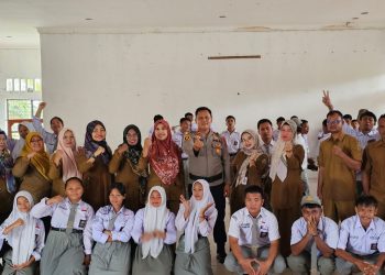 Polsek Barumun Tengah Gelar Program Police Goes to School di SMKN 1 Huristak