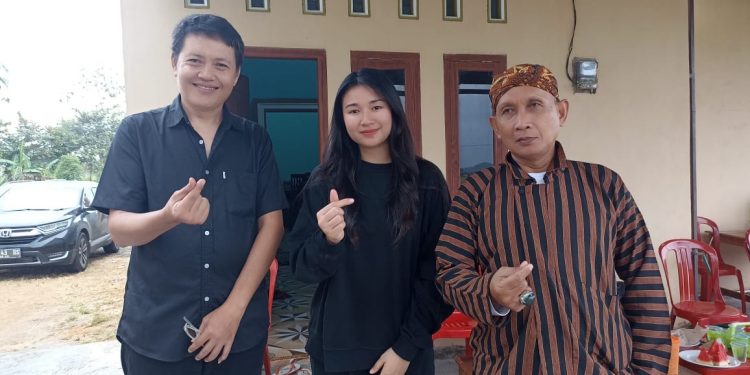 PJT Provinsi Lampung dan PJT Kabupaten Pringsewu Silahturahmi Bersama di rumah pemenangan calon wakil bupati Laras Tri Handayani
