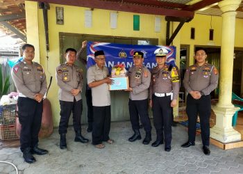 Peringati Hari Lalu Lintas Bhayangkara ke-69, Polres Pringsewu Gelar Anjangsana ke Kediaman Ketua Purnawirawan Polri