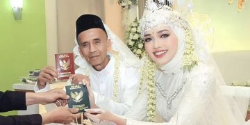 Kisah Cinta Yuniara dan Kasman: Terpaut 41 Tahun, Mantan Kepala Sekolah Jadi Suami