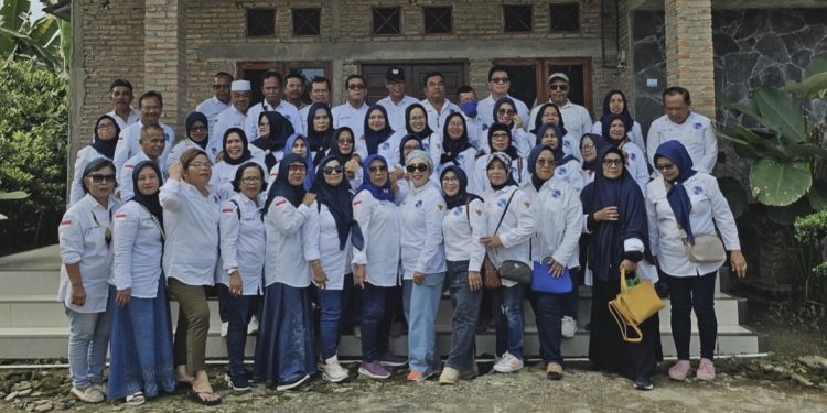 Ikatan Alumni SMP Negeri 2 Pematangsiantar Gelar Arisan Meriah di Bah Birong Ulu Simalungun