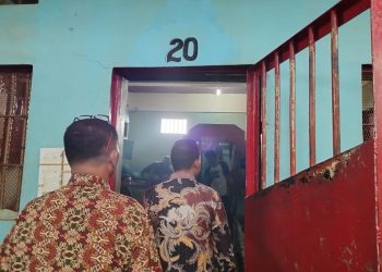 KEPALA KPLP BERSAMA TIM PENGAMANAN LAPAS NARKOTIKA KELAS IIA PEMATANGSIANTAR CEK BANGUNAN KAMAR WBP