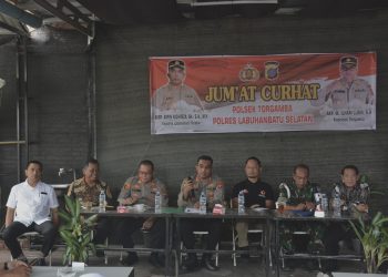 Kapolres Labusel Gelar Jumat Curhat dan Bagikan Sembako kepada Warga Kurang Mampu di Torgamba