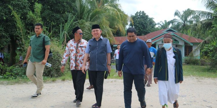 Cabup Labusel, H. M. Gandhi Faisal Siregar Bersama Gus Raden Arya Pradana Silaturahmi dengan Tokoh NU