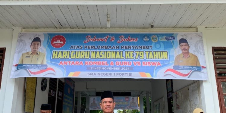 Keluarga Besar SMA Negeri 1  Portibi Paluta Peringati HUT Ke-79 Hari Guru Nasional
