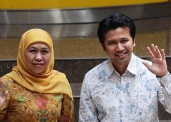 Khofifah-Emil Unggul Sementara di Pilgub Jawa Timur, Gelar Syukuran dengan Prosesi Tumpengan