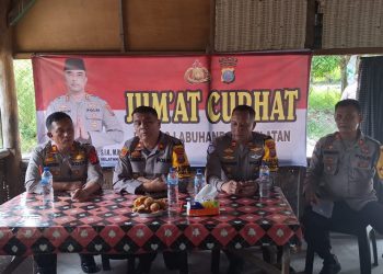 Kapolres Labusel AKBP Arfin Fachreza Gelar Jumat Curhat Di Desa Tanjung Medan