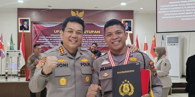 Bhabinkamtibmas Polres Labusel Juara 1 Kelas Bahasa Arab Dasar di Dikbangspes Bahasa Asing TA 2024
