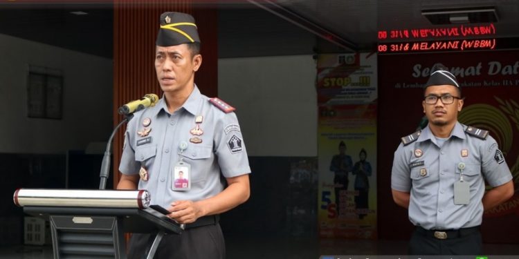 Lapas Pematang Siantar Laksanakan Apel Pagi dan Penyematan Tanda Kenaikan Pangkat Pegawai