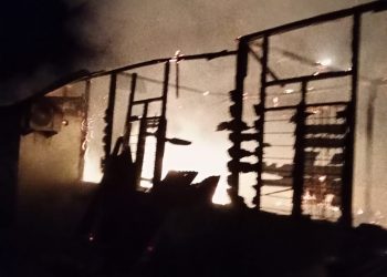 Dua Rumah Warga Losari Kampung Rakyat Ludes Di lalap Sijago Merah