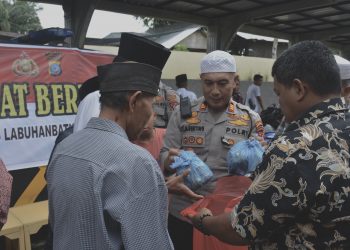 Polres Labusel Gelar Giat Jumat Berkah di Masjid Jami’ Nurul Iman