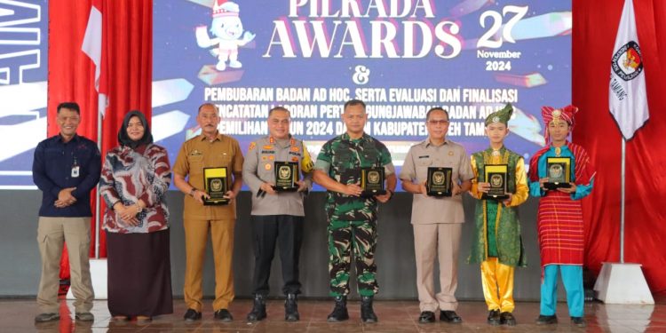 KIP Aceh Tamiang Gelar Pilkada Award Dan Pembubaran Ad Hoc Pemilukada Serentak Tahun 2024