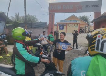 Koin Bar Siantar & KTV Berbagi Di Jumat Berkah Di Hari Kasih Sayang