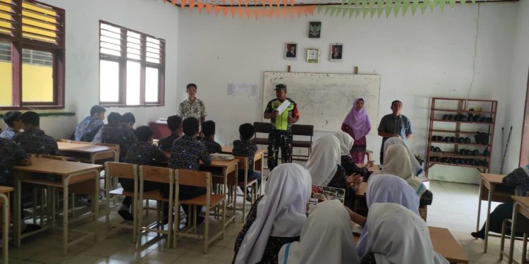 Babinsa Koramil 05/Tamiang Hulu, Sosialisasi Pendaftaran SMA Kartika XIV-1 Kepada Pelajar SMP Negeri 4 Tamiang Hulu