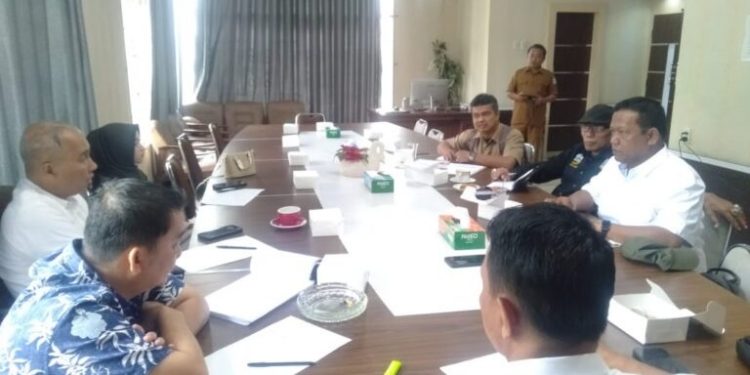 Komisi III DPRK Aceh Tamiang Gelar Raker Dengan BUMD Pt. Kwala Simpang Petroleum Terkait Pengelolaan Sumur Minyak Milik Pertamina