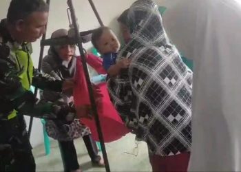 Babinsa Koramil 02/Karang Baru, Laksanakan Pendampingan Pelayanan Pos Yandu