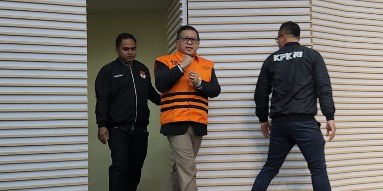 KPK Resmi Tahan Sekjen PDIP Hasto Kristiyanto dalam Kasus Suap dan Perintangan Penyidikan