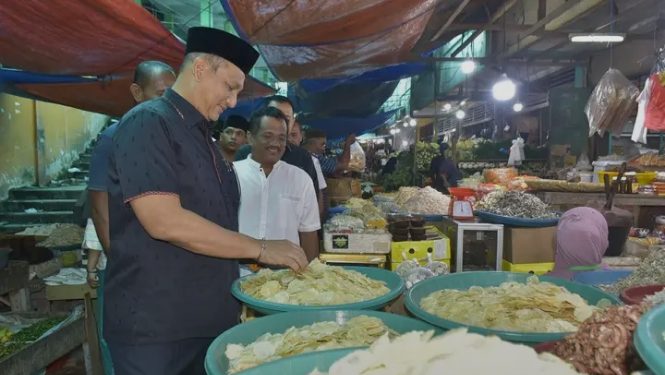 Bupati/Wakil Bupati Aceh Tamiang Tinjau Harga  Pasar Jelang Lebaran Di Pasar Pagi Kota Kuala Simpang