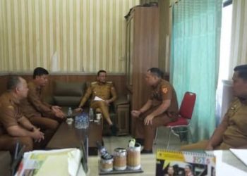 Bupati Labusel Fery Sahputra Cek Kelengkapan Personil dan Fasilitas Kantor