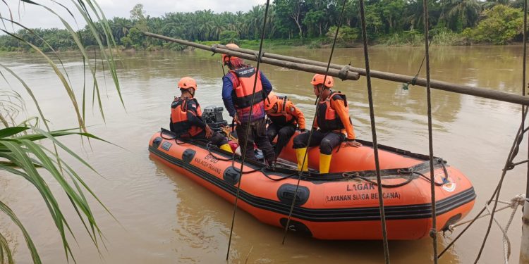 Seorang Ibu Muda Lompat Dari Jembatan Sungai Kota Kuala Simpang Hilang Dan Tenggelam
